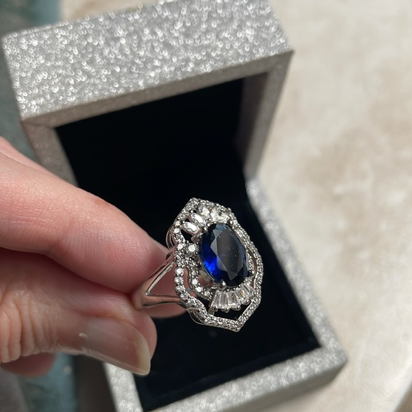 Jewelry - Elegant Sapphire and Silver Ring